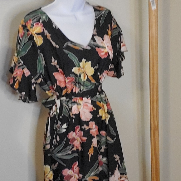 Dress - Picture 2 of 3